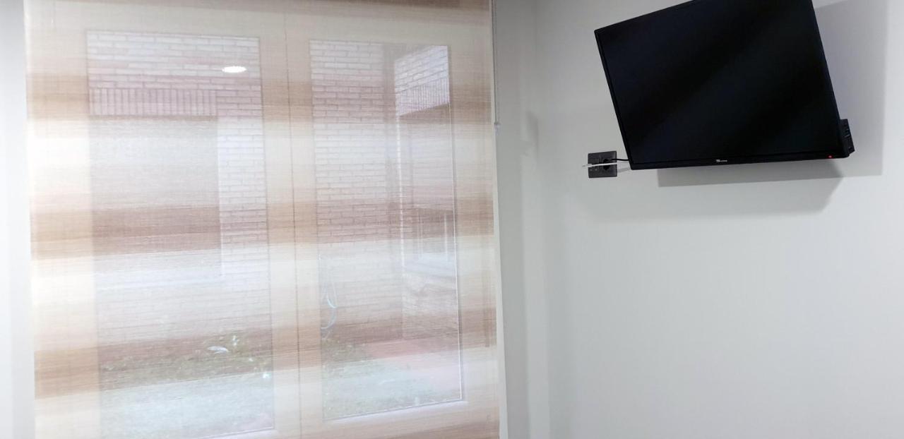 Cv33 Ostatua Hotel Билбао Екстериор снимка
