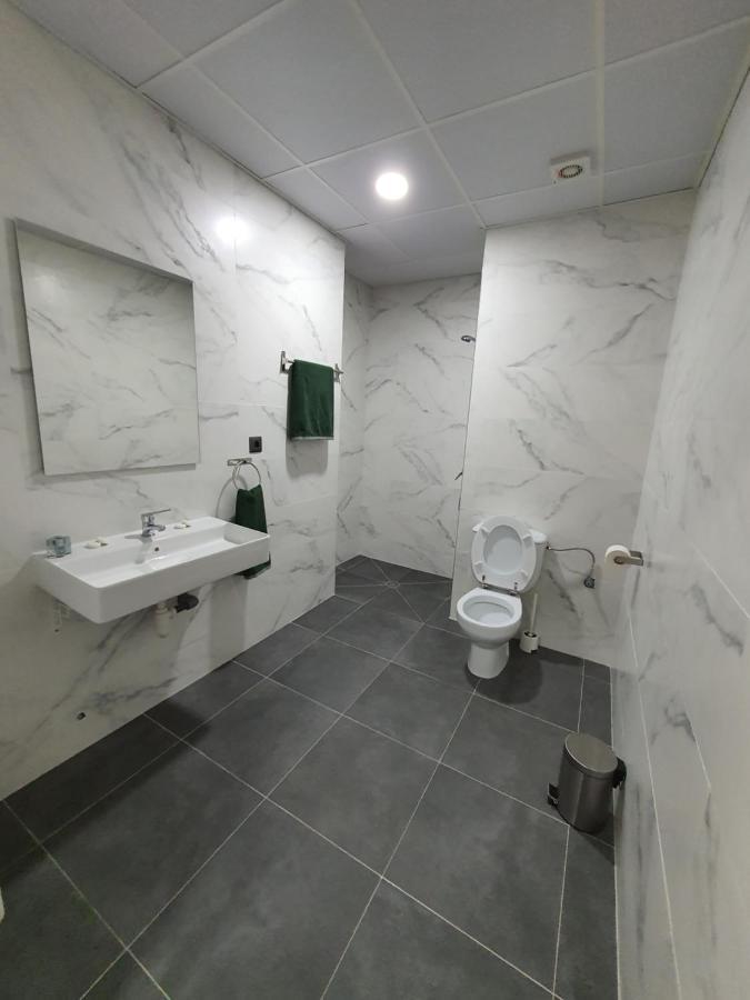 Cv33 Ostatua Hotel Билбао Екстериор снимка